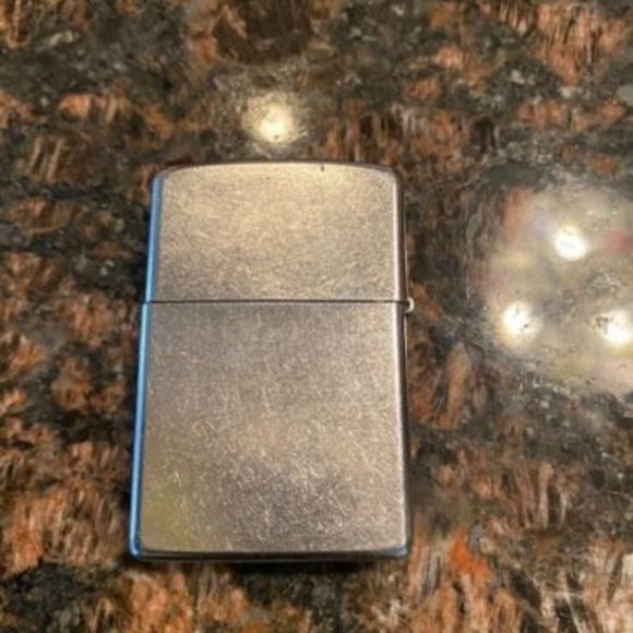 Vintage ANAHEIM ANGELS lighter *uses lighter fluid* silvertone w/ red blue logo - Picture 3 of 3